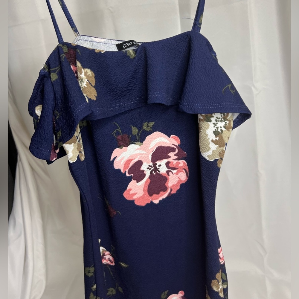 Dress - Picture 3 of 3